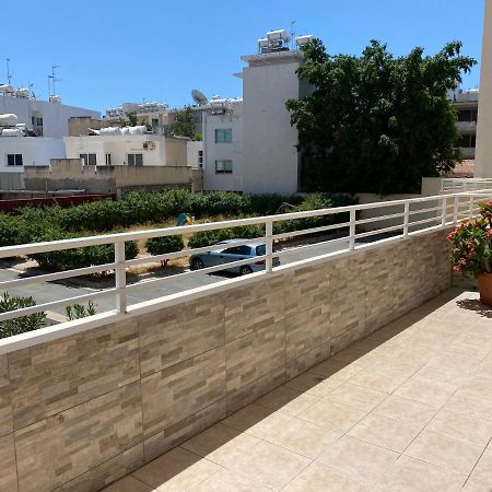 Holiday City Center Appartamento Larnaca Esterno foto
