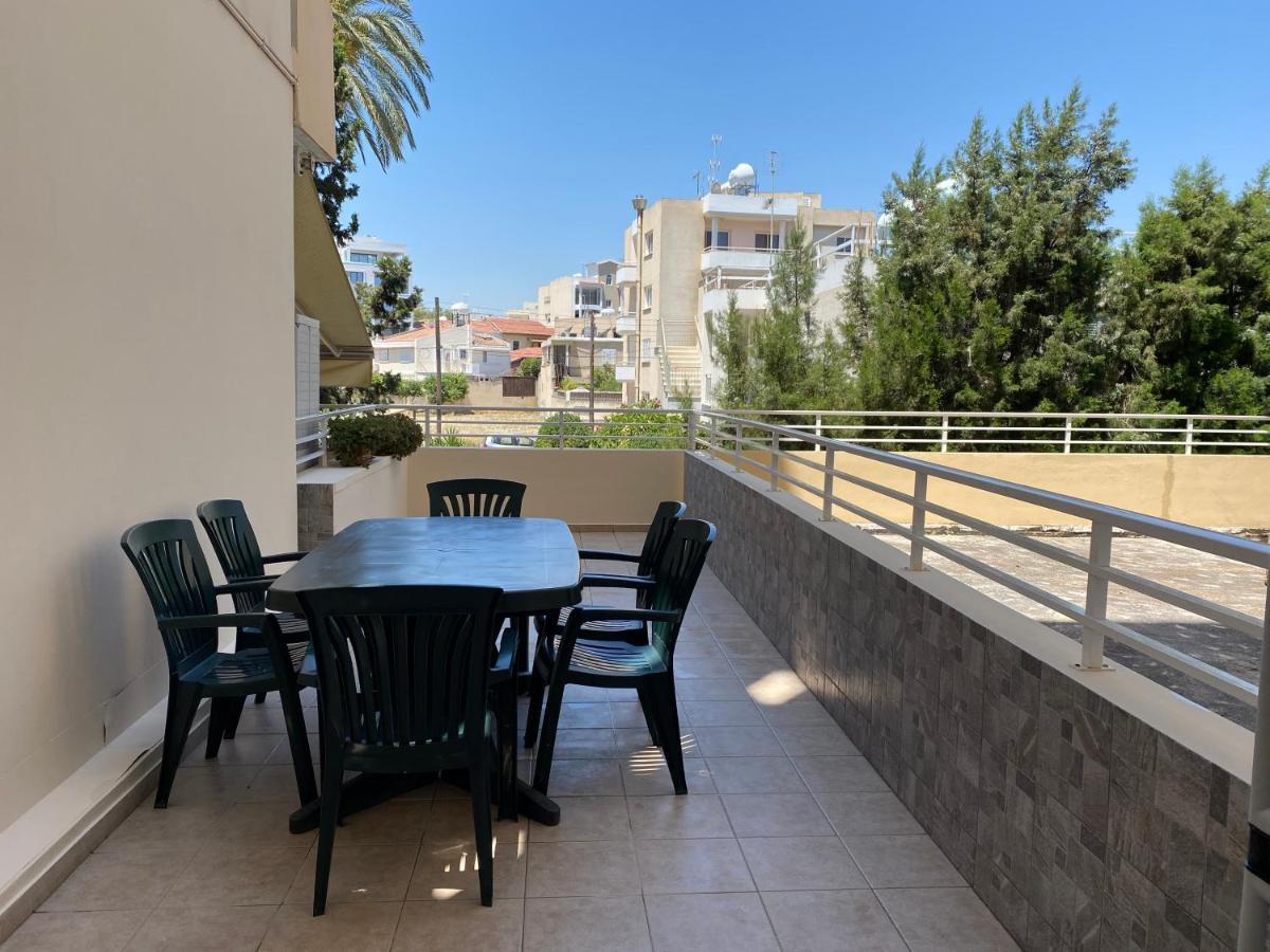 Holiday City Center Appartamento Larnaca Esterno foto