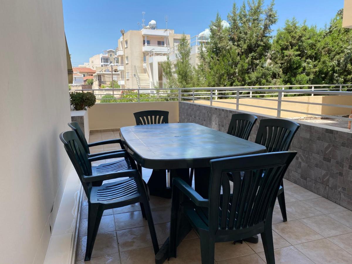 Holiday City Center Appartamento Larnaca Esterno foto